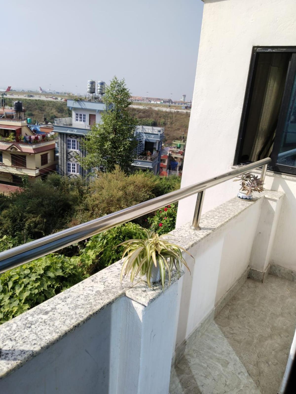Kathmandu Airport View Hotel And Lodge Eksteriør billede